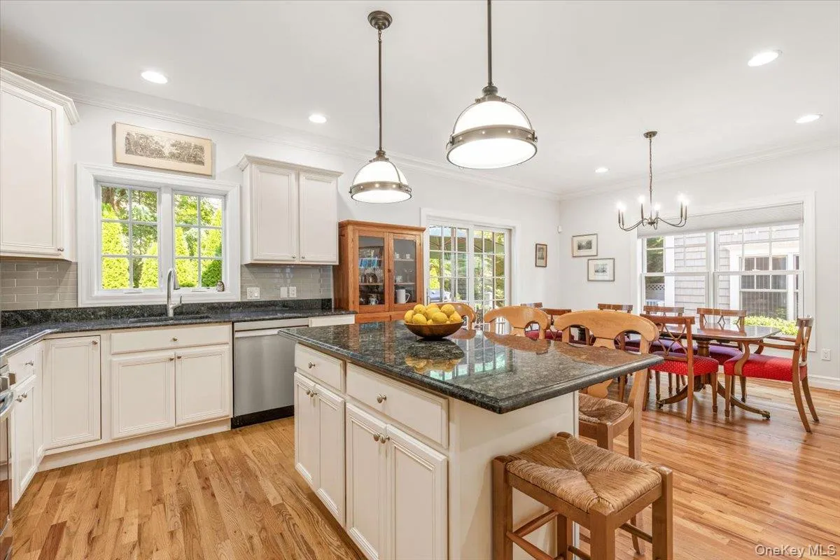 Kitchen opens seamlessly to the dining area Kitchen opens seamlessly to the dining area
