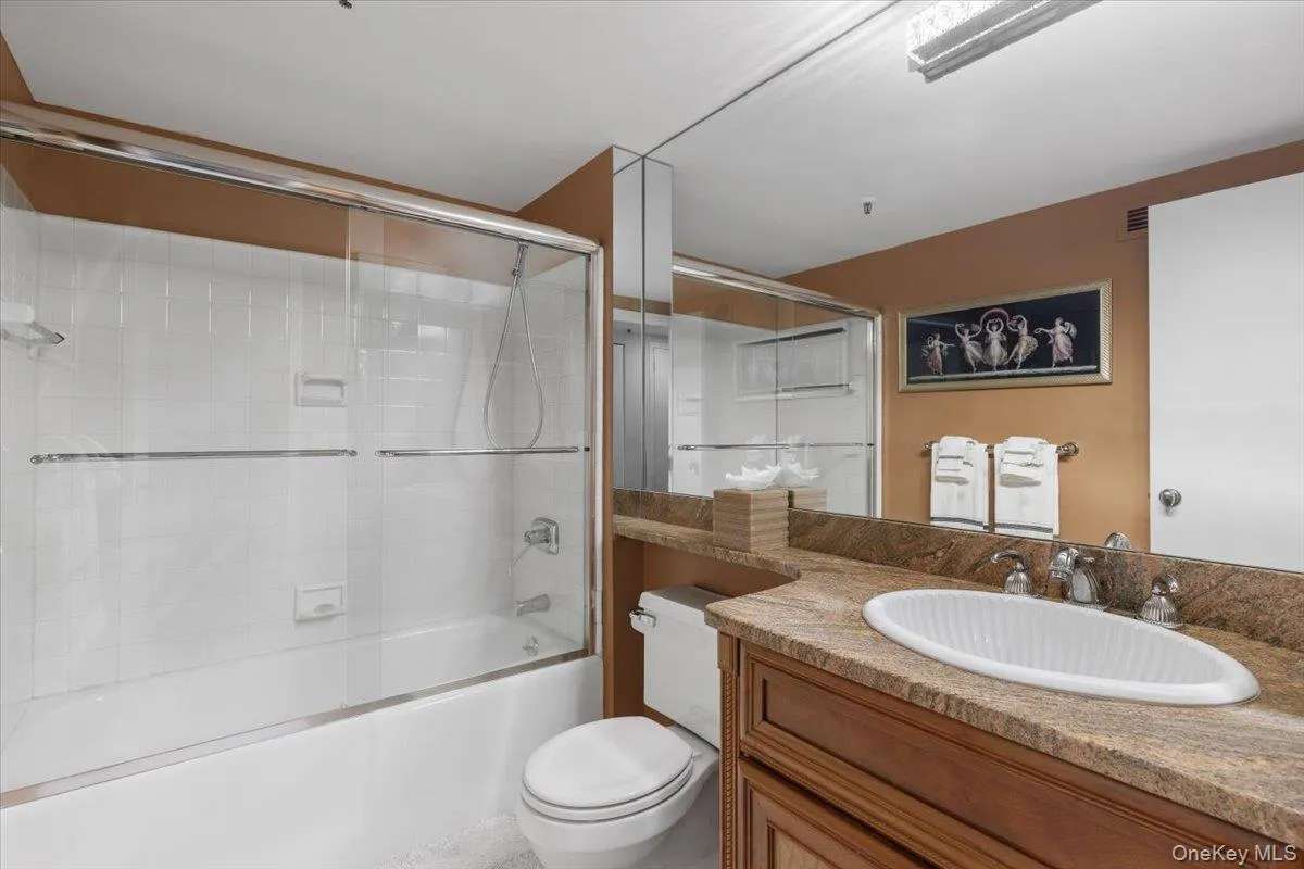 Full hallway bathroom Full hallway bathroom