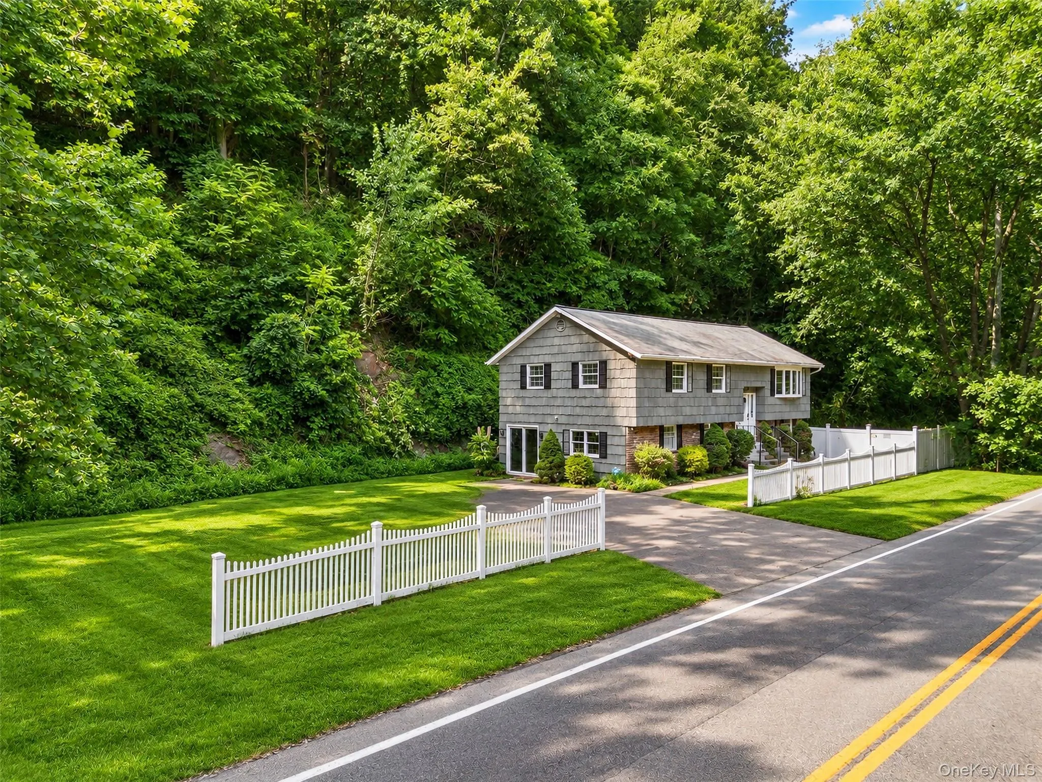 385 Yorktown Road, Cortlandt, NY, 4 Bedrooms Bedrooms, 7 Rooms Rooms,2 BathroomsBathrooms,Residential,For Rent,Yorktown,0,1040432 385 Yorktown Road, Cortlandt, NY, 4 Bedrooms Bedrooms, 7 Rooms Rooms,2 BathroomsBathrooms,Residential,For Rent,Yorktown,0,1040432