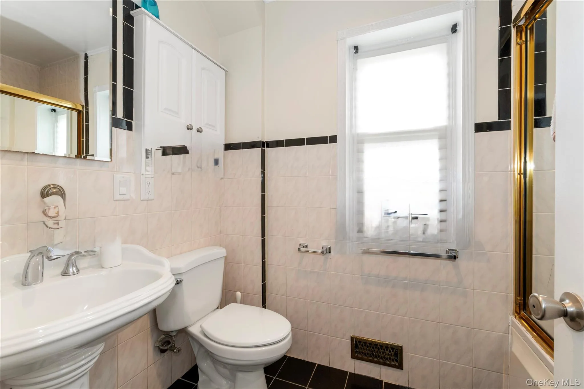 211 Beach 16th Street, New York, NY, 3 Bedrooms Bedrooms, 6 Rooms Rooms,2 BathroomsBathrooms,Residential,For Rent,Beach 16th,0,1040436 211 Beach 16th Street, New York, NY, 3 Bedrooms Bedrooms, 6 Rooms Rooms,2 BathroomsBathrooms,Residential,For Rent,Beach 16th,0,1040436