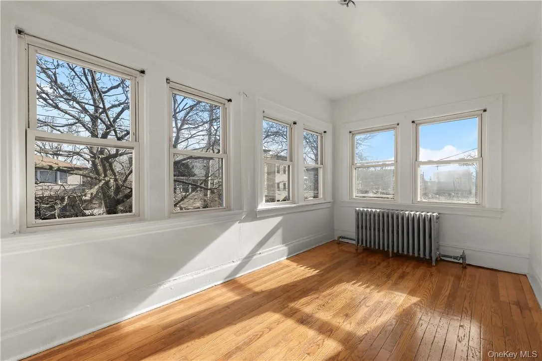 10 13th Avenue, Mount Vernon, NY, 3 Bedrooms Bedrooms, 7 Rooms Rooms,1 BathroomBathrooms,Residential Lease,For Rent,13th,0,1040437 10 13th Avenue, Mount Vernon, NY, 3 Bedrooms Bedrooms, 7 Rooms Rooms,1 BathroomBathrooms,Residential Lease,For Rent,13th,0,1040437