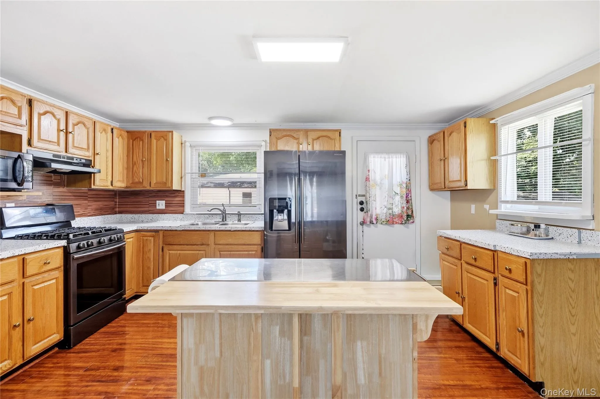 211 Hampton Avenue, Brookhaven, NY, 3 Bedrooms Bedrooms, 6 Rooms Rooms,2 BathroomsBathrooms,Residential,For Rent,Hampton,0,1040438 211 Hampton Avenue, Brookhaven, NY, 3 Bedrooms Bedrooms, 6 Rooms Rooms,2 BathroomsBathrooms,Residential,For Rent,Hampton,0,1040438
