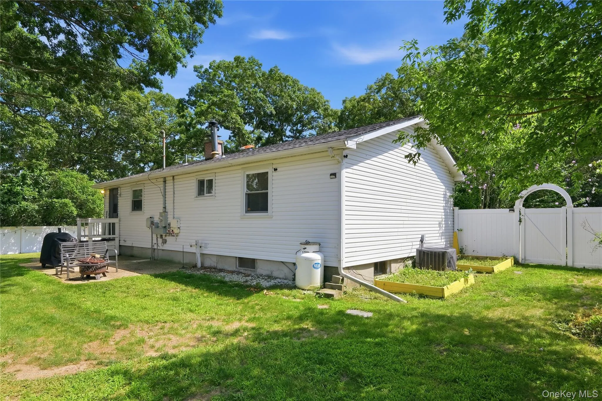 211 Hampton Avenue, Brookhaven, NY, 3 Bedrooms Bedrooms, 6 Rooms Rooms,2 BathroomsBathrooms,Residential,For Rent,Hampton,0,1040438 211 Hampton Avenue, Brookhaven, NY, 3 Bedrooms Bedrooms, 6 Rooms Rooms,2 BathroomsBathrooms,Residential,For Rent,Hampton,0,1040438
