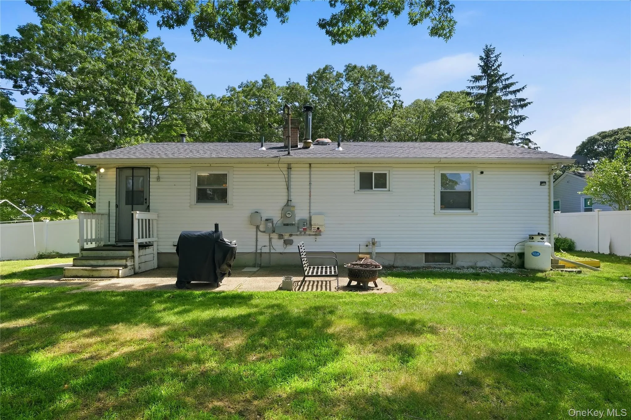 211 Hampton Avenue, Brookhaven, NY, 3 Bedrooms Bedrooms, 6 Rooms Rooms,2 BathroomsBathrooms,Residential,For Rent,Hampton,0,1040438 211 Hampton Avenue, Brookhaven, NY, 3 Bedrooms Bedrooms, 6 Rooms Rooms,2 BathroomsBathrooms,Residential,For Rent,Hampton,0,1040438