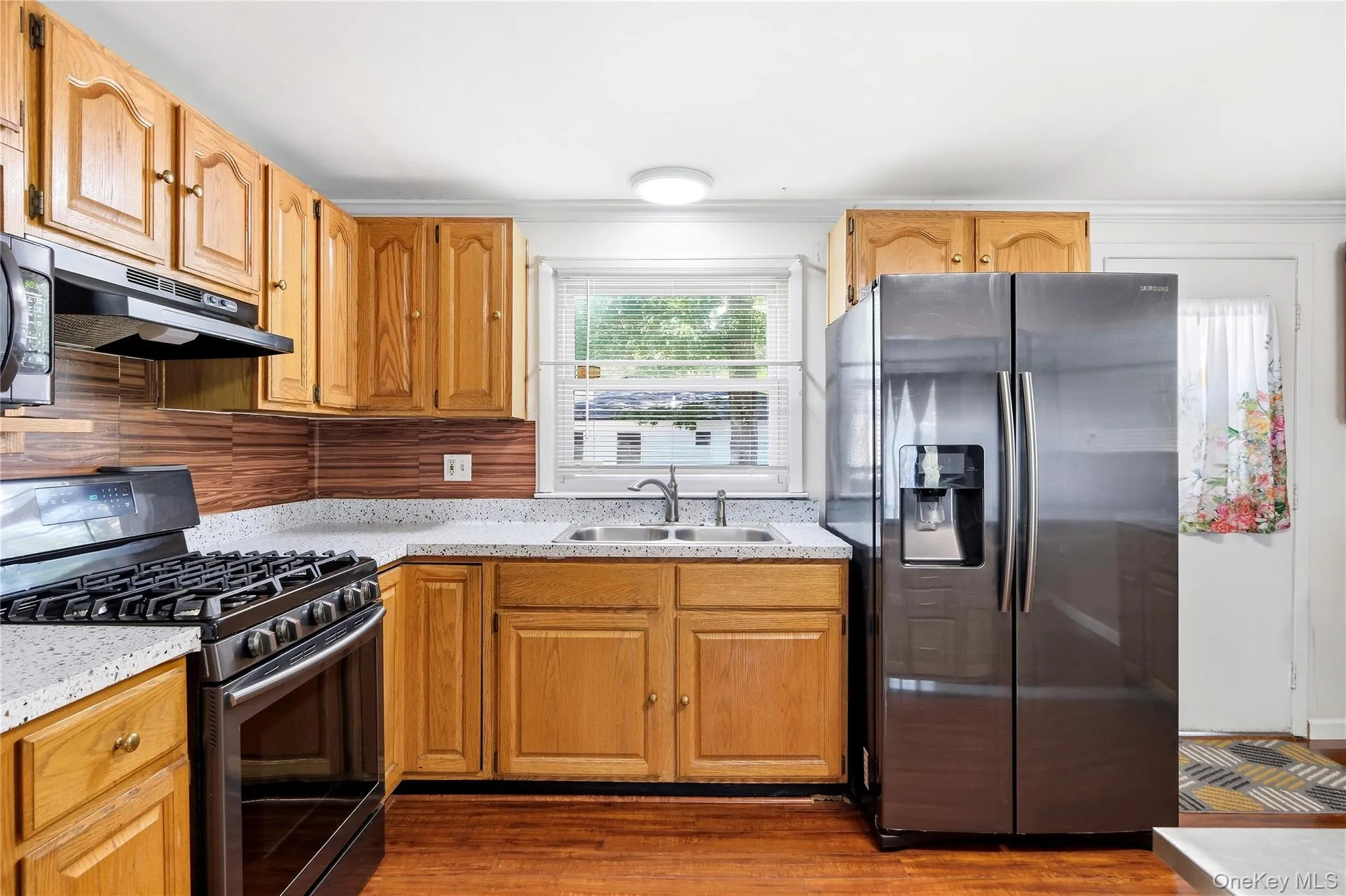 211 Hampton Avenue, Brookhaven, NY, 3 Bedrooms Bedrooms, 6 Rooms Rooms,2 BathroomsBathrooms,Residential,For Rent,Hampton,0,1040438 211 Hampton Avenue, Brookhaven, NY, 3 Bedrooms Bedrooms, 6 Rooms Rooms,2 BathroomsBathrooms,Residential,For Rent,Hampton,0,1040438