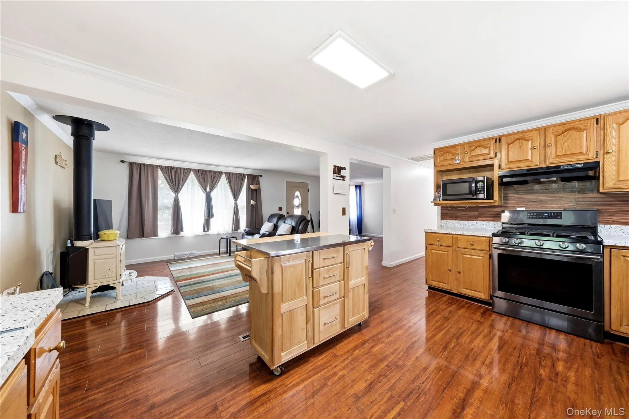 211 Hampton Avenue, Brookhaven, NY, 3 Bedrooms Bedrooms, 6 Rooms Rooms,2 BathroomsBathrooms,Residential,For Rent,Hampton,0,1040438 211 Hampton Avenue, Brookhaven, NY, 3 Bedrooms Bedrooms, 6 Rooms Rooms,2 BathroomsBathrooms,Residential,For Rent,Hampton,0,1040438