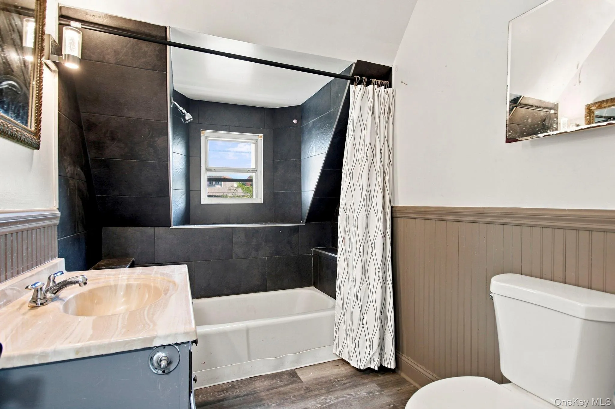 2nd Floor Full Bath 2nd Floor Full Bath
