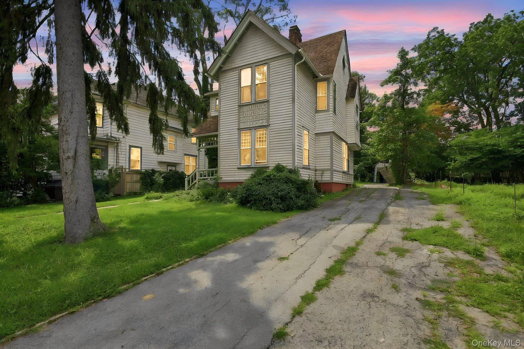 Large driveway Large driveway