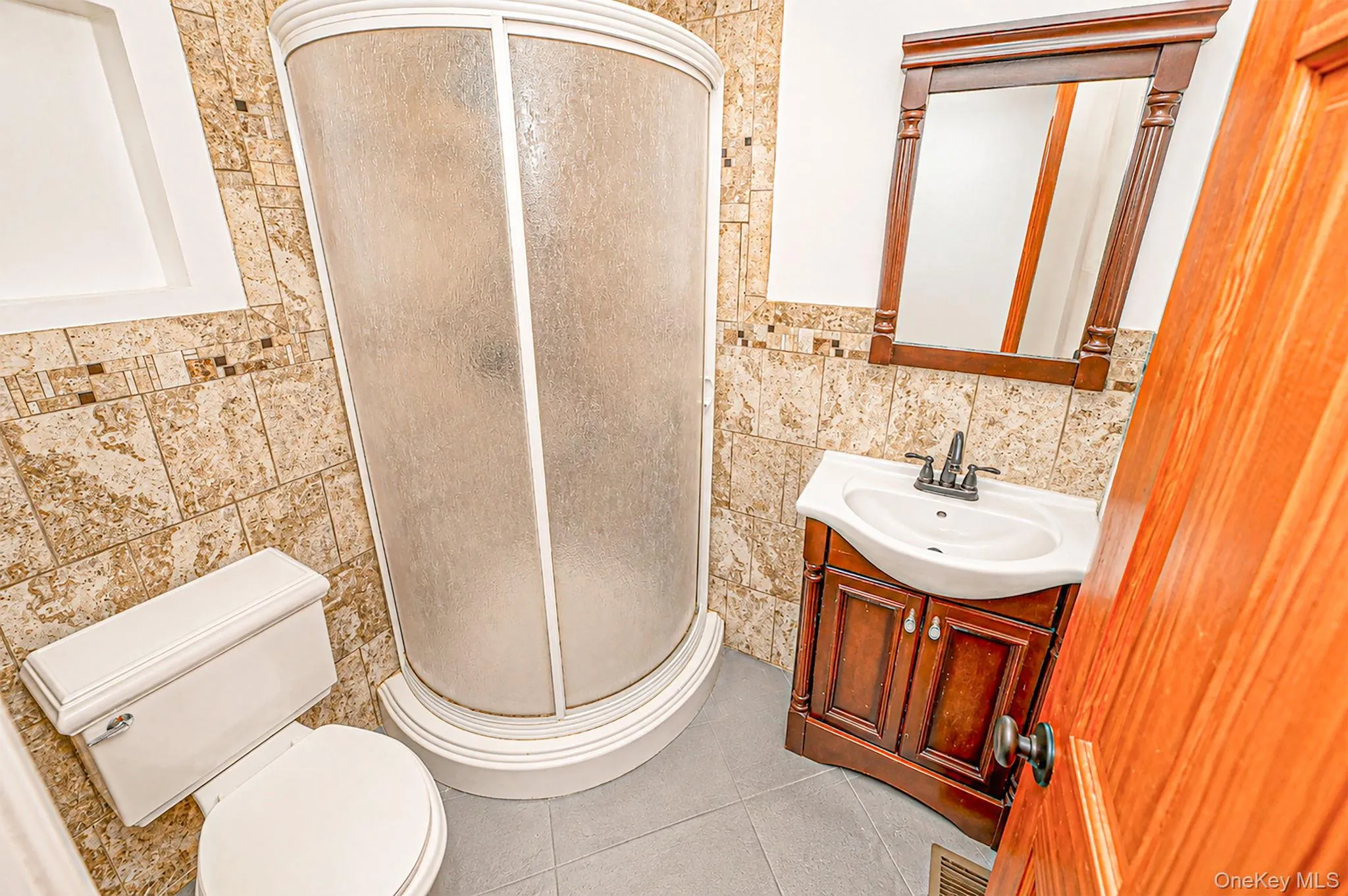 8 Ralph Avenue, Islip, NY, 6 Bedrooms Bedrooms, 10 Rooms Rooms,7 BathroomsBathrooms,Residential,For Rent,Ralph,0,1040448 8 Ralph Avenue, Islip, NY, 6 Bedrooms Bedrooms, 10 Rooms Rooms,7 BathroomsBathrooms,Residential,For Rent,Ralph,0,1040448