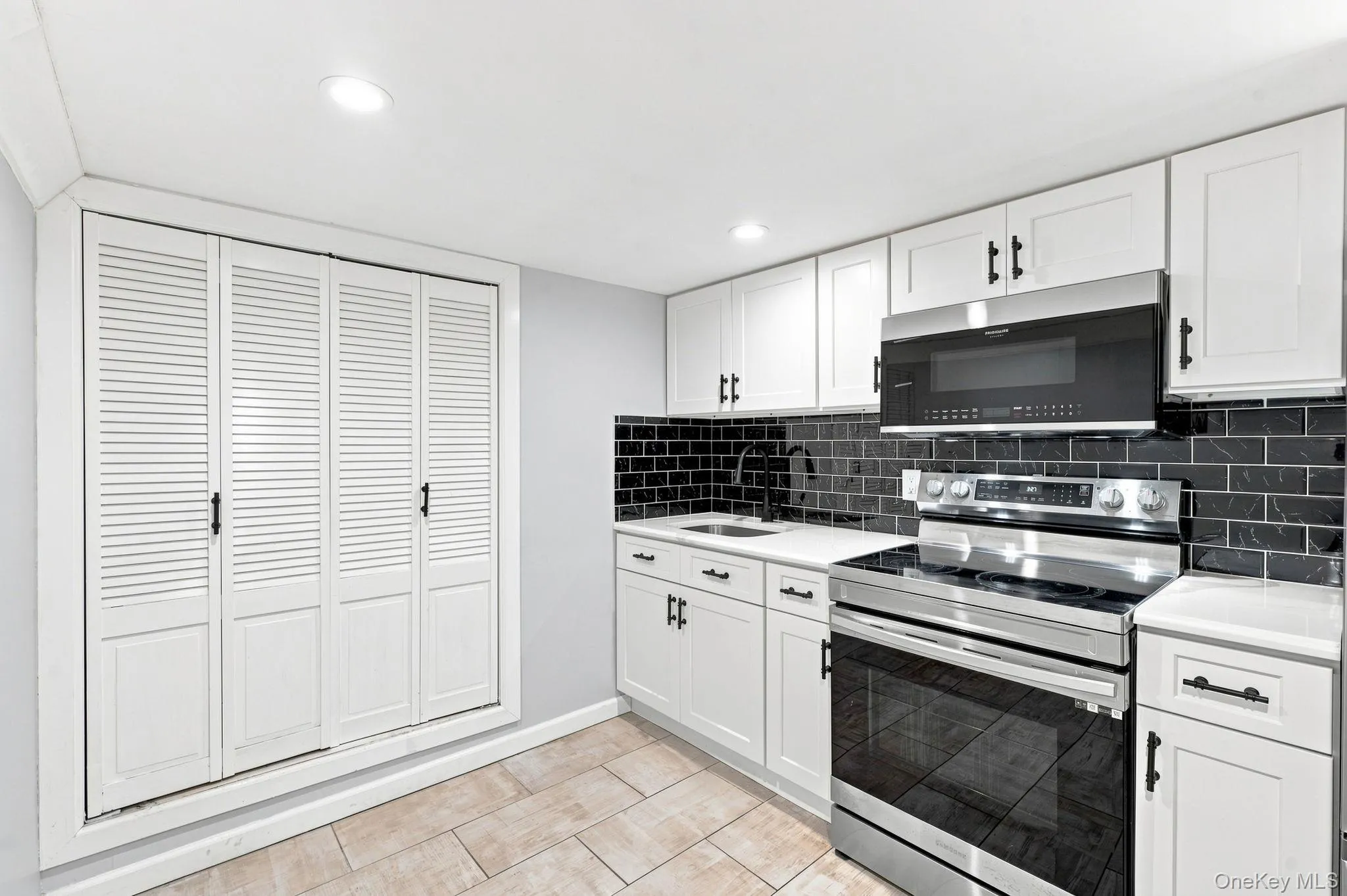 8 Ralph Avenue, Islip, NY, 6 Bedrooms Bedrooms, 10 Rooms Rooms,7 BathroomsBathrooms,Residential,For Rent,Ralph,0,1040448 8 Ralph Avenue, Islip, NY, 6 Bedrooms Bedrooms, 10 Rooms Rooms,7 BathroomsBathrooms,Residential,For Rent,Ralph,0,1040448