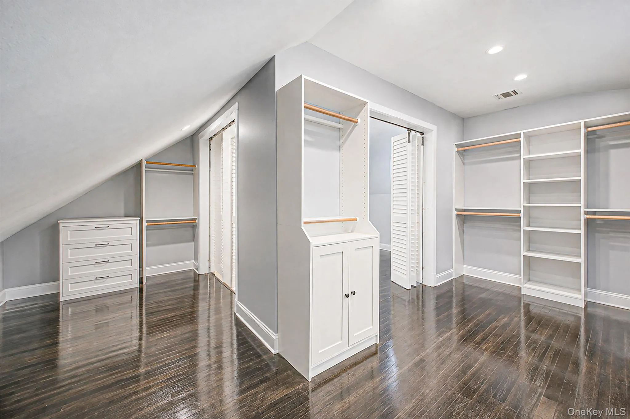 8 Ralph Avenue, Islip, NY, 6 Bedrooms Bedrooms, 10 Rooms Rooms,7 BathroomsBathrooms,Residential,For Rent,Ralph,0,1040448 8 Ralph Avenue, Islip, NY, 6 Bedrooms Bedrooms, 10 Rooms Rooms,7 BathroomsBathrooms,Residential,For Rent,Ralph,0,1040448