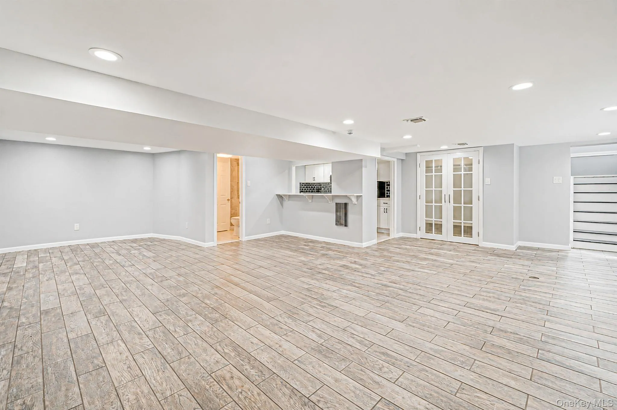 8 Ralph Avenue, Islip, NY, 6 Bedrooms Bedrooms, 10 Rooms Rooms,7 BathroomsBathrooms,Residential,For Rent,Ralph,0,1040448 8 Ralph Avenue, Islip, NY, 6 Bedrooms Bedrooms, 10 Rooms Rooms,7 BathroomsBathrooms,Residential,For Rent,Ralph,0,1040448
