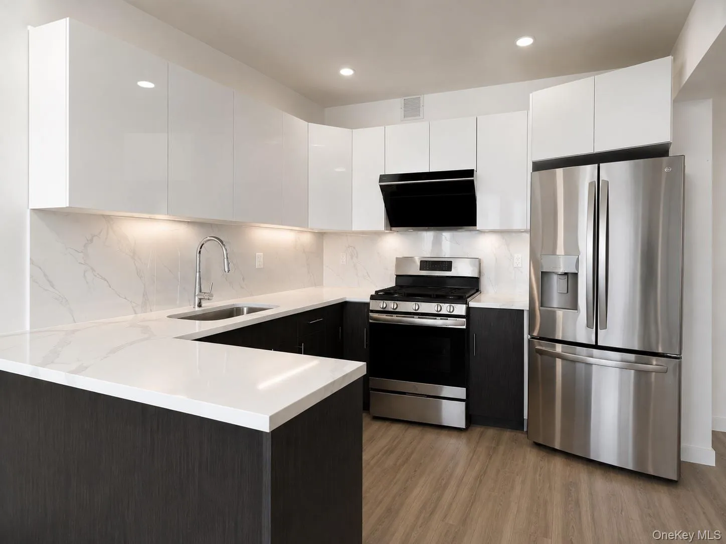 7065 Queens Boulevard, New York, NY, 1 Bedroom Bedrooms, 3 Rooms Rooms,1 BathroomBathrooms,Residential,For Rent,Queens,0,1040450 7065 Queens Boulevard, New York, NY, 1 Bedroom Bedrooms, 3 Rooms Rooms,1 BathroomBathrooms,Residential,For Rent,Queens,0,1040450