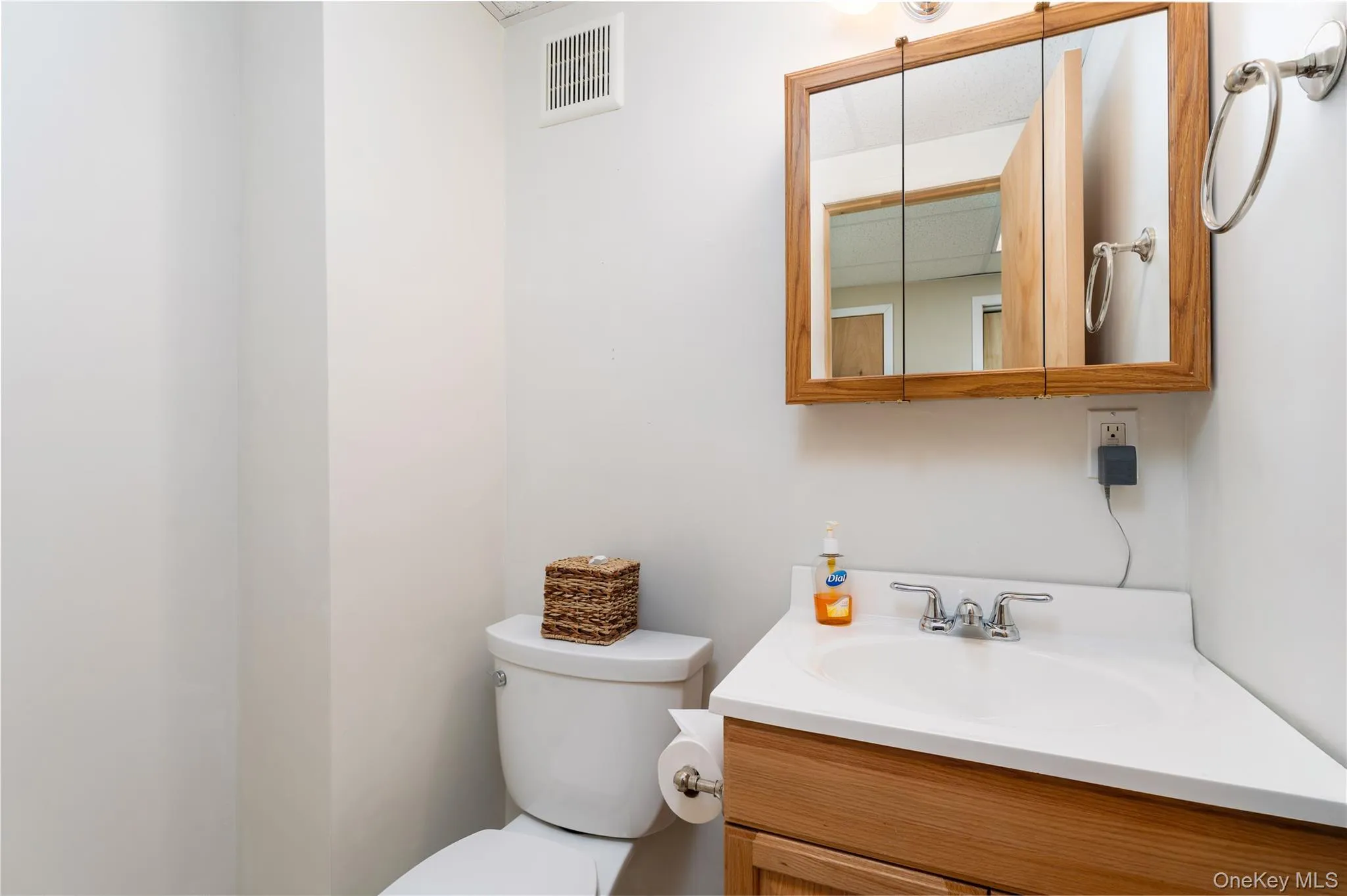 7 Pond Circle, Brookhaven, NY, 2 Bedrooms Bedrooms, 5 Rooms Rooms,2 BathroomsBathrooms,Residential,For Rent,Pond,0,1040452 7 Pond Circle, Brookhaven, NY, 2 Bedrooms Bedrooms, 5 Rooms Rooms,2 BathroomsBathrooms,Residential,For Rent,Pond,0,1040452