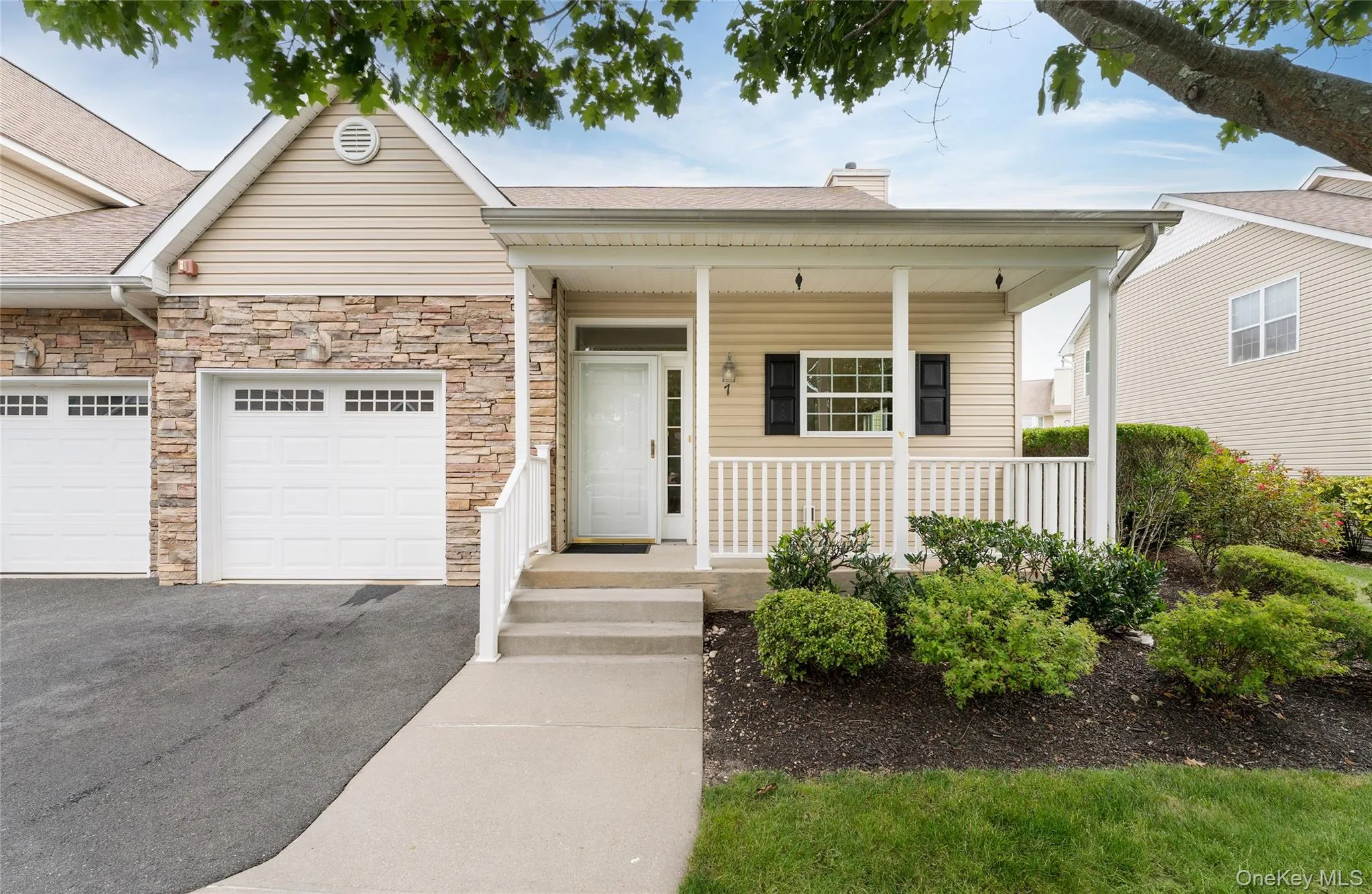 7 Pond Circle, Brookhaven, NY, 2 Bedrooms Bedrooms, 5 Rooms Rooms,2 BathroomsBathrooms,Residential,For Rent,Pond,0,1040452 7 Pond Circle, Brookhaven, NY, 2 Bedrooms Bedrooms, 5 Rooms Rooms,2 BathroomsBathrooms,Residential,For Rent,Pond,0,1040452