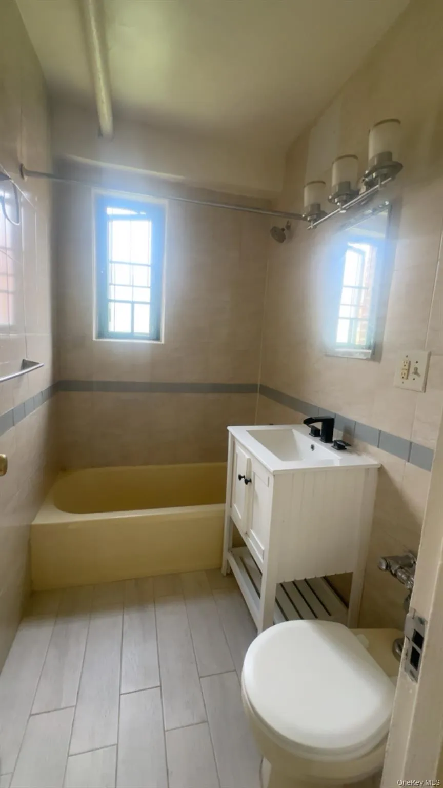 1530 Archer Road, New York, NY, 2 Bedrooms Bedrooms, 4 Rooms Rooms,1 BathroomBathrooms,Residential,For Rent,Archer,0,1040454 1530 Archer Road, New York, NY, 2 Bedrooms Bedrooms, 4 Rooms Rooms,1 BathroomBathrooms,Residential,For Rent,Archer,0,1040454