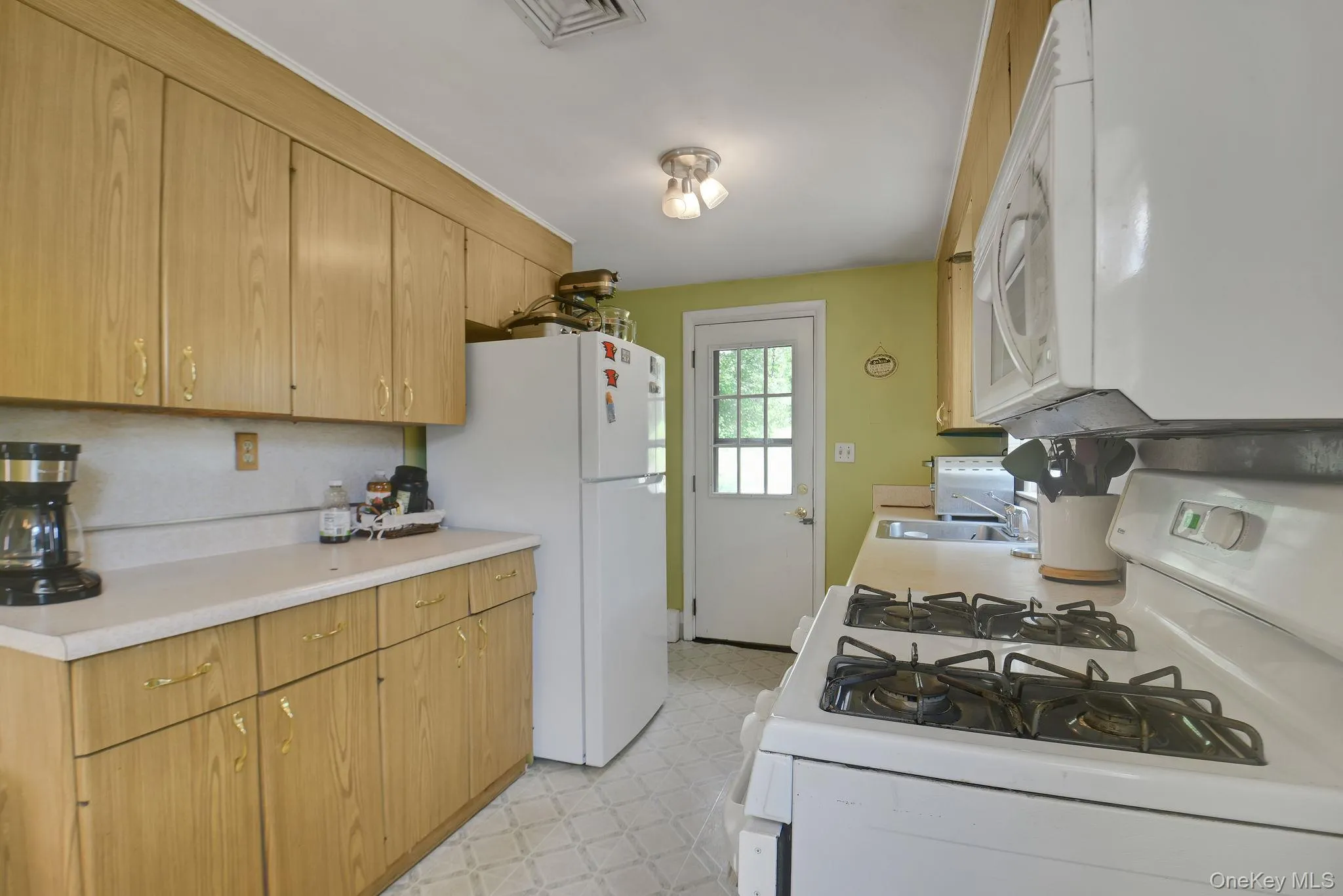 24 Doyle Drive, Wappinger, NY, 3 Bedrooms Bedrooms, 8 Rooms Rooms,2 BathroomsBathrooms,Residential,For Rent,Doyle,0,1040457 24 Doyle Drive, Wappinger, NY, 3 Bedrooms Bedrooms, 8 Rooms Rooms,2 BathroomsBathrooms,Residential,For Rent,Doyle,0,1040457