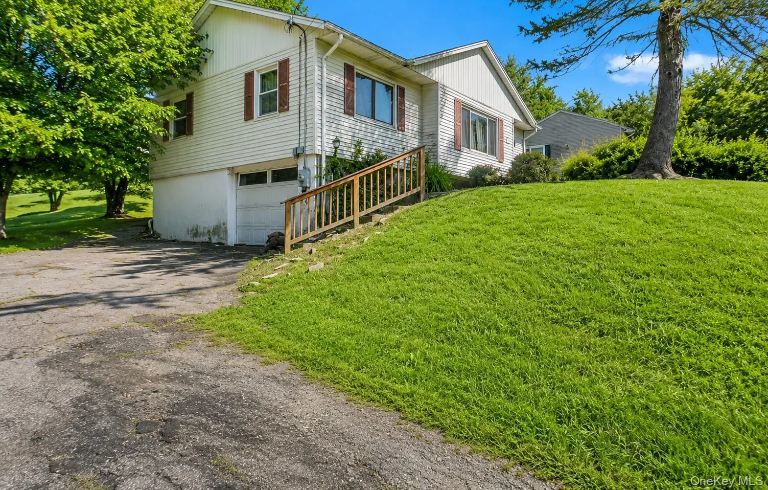24 Doyle Drive, Wappinger, NY, 3 Bedrooms Bedrooms, 8 Rooms Rooms,2 BathroomsBathrooms,Residential,For Rent,Doyle,0,1040457 24 Doyle Drive, Wappinger, NY, 3 Bedrooms Bedrooms, 8 Rooms Rooms,2 BathroomsBathrooms,Residential,For Rent,Doyle,0,1040457