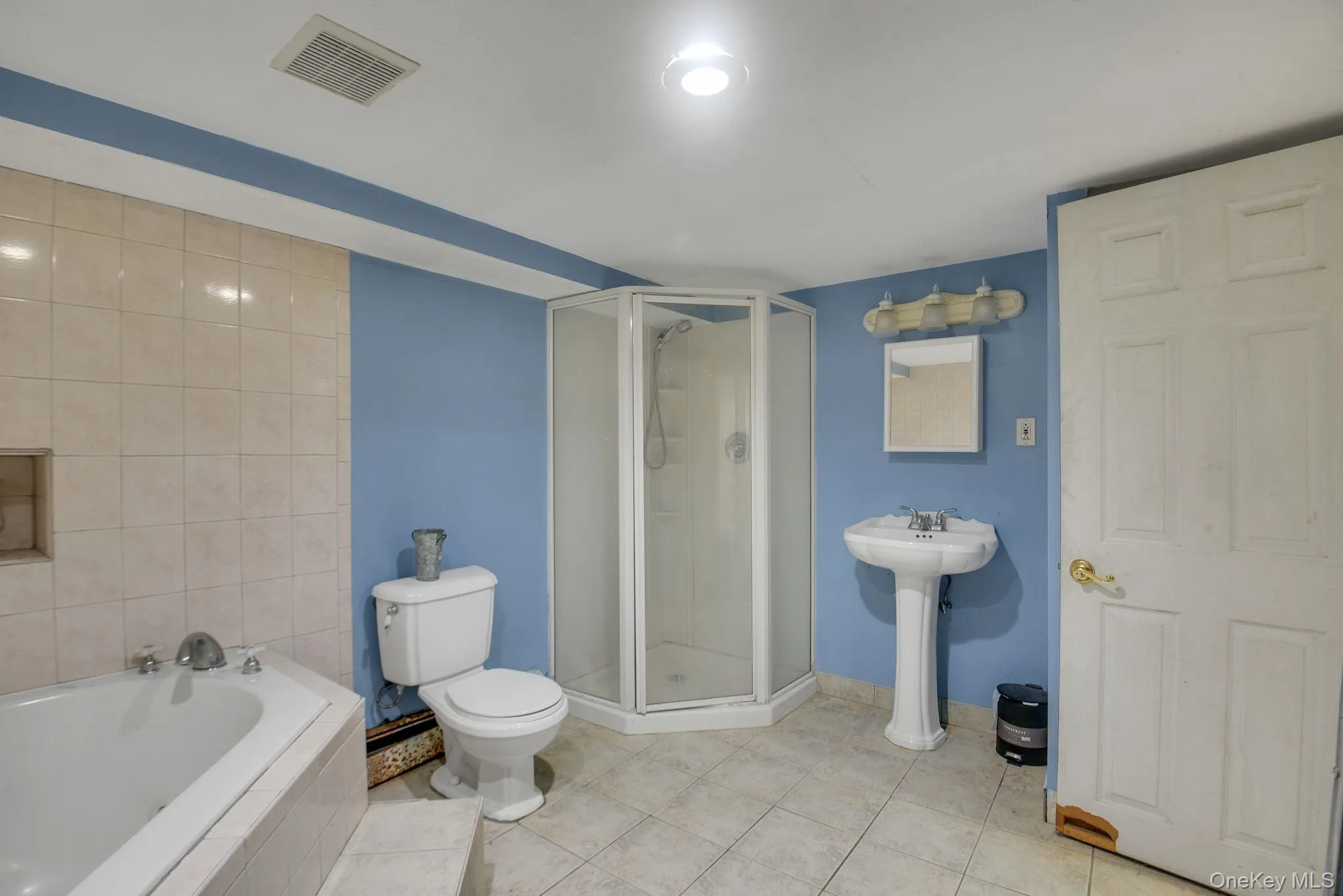 24 Doyle Drive, Wappinger, NY, 3 Bedrooms Bedrooms, 8 Rooms Rooms,2 BathroomsBathrooms,Residential,For Rent,Doyle,0,1040457 24 Doyle Drive, Wappinger, NY, 3 Bedrooms Bedrooms, 8 Rooms Rooms,2 BathroomsBathrooms,Residential,For Rent,Doyle,0,1040457