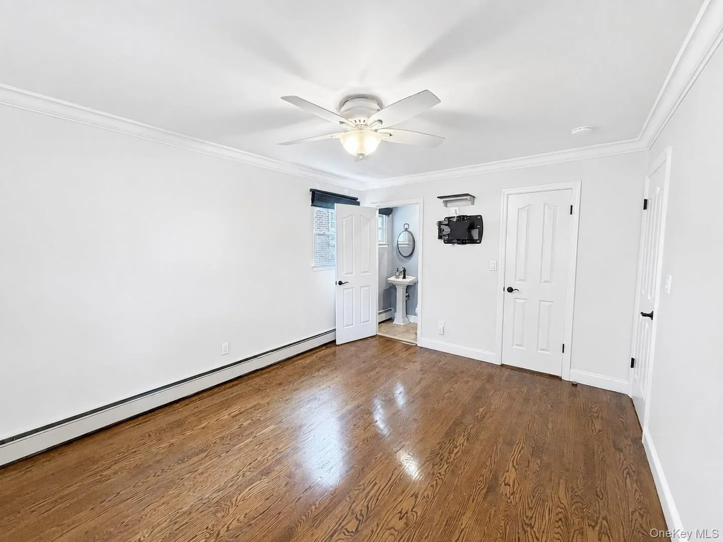 40 Edgewood Road, North Hempstead, NY, 3 Bedrooms Bedrooms, 6 Rooms Rooms,1 BathroomBathrooms,Residential Lease,For Rent,Edgewood,0,1040461 40 Edgewood Road, North Hempstead, NY, 3 Bedrooms Bedrooms, 6 Rooms Rooms,1 BathroomBathrooms,Residential Lease,For Rent,Edgewood,0,1040461