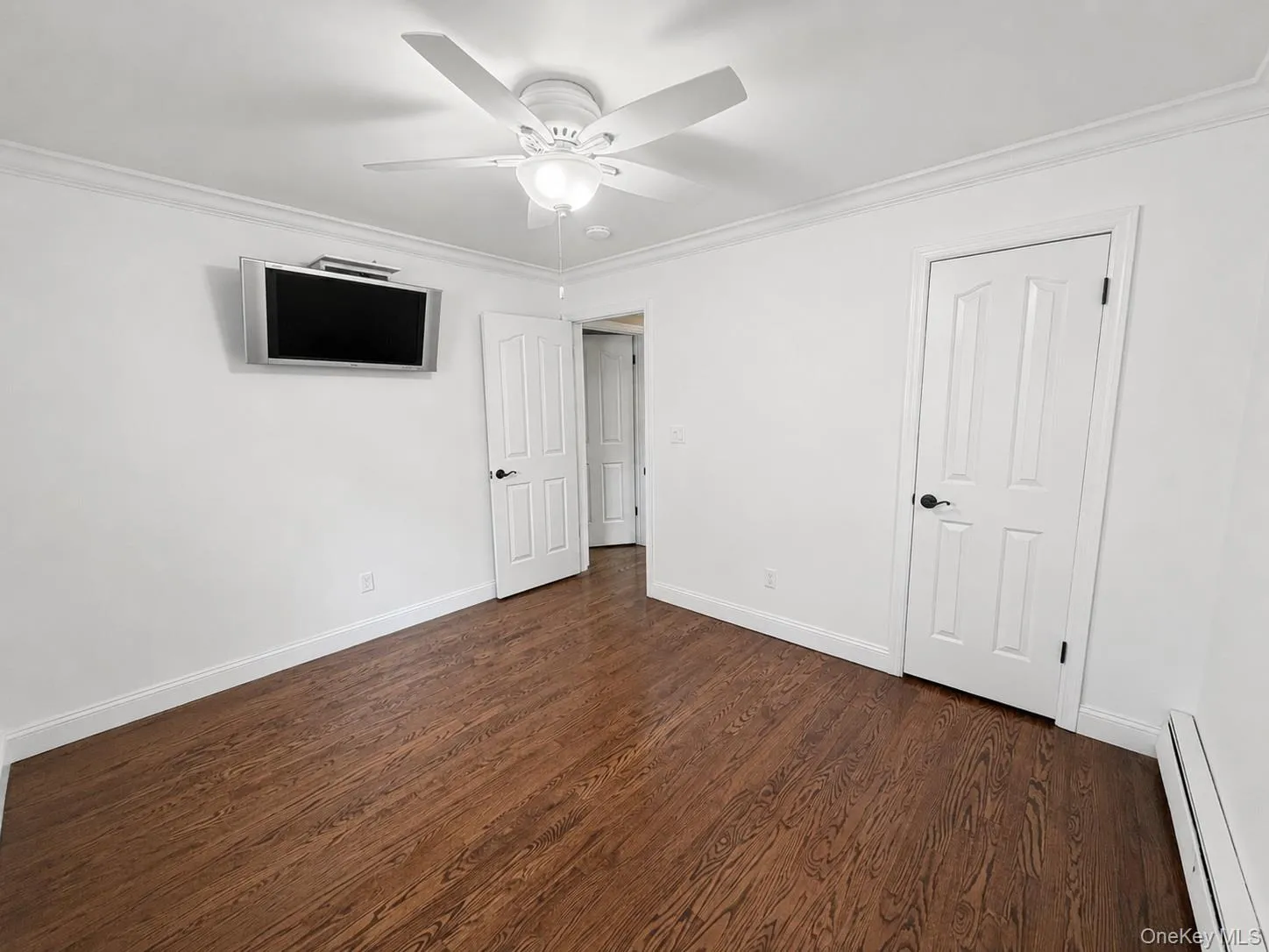 40 Edgewood Road, North Hempstead, NY, 3 Bedrooms Bedrooms, 6 Rooms Rooms,1 BathroomBathrooms,Residential Lease,For Rent,Edgewood,0,1040461 40 Edgewood Road, North Hempstead, NY, 3 Bedrooms Bedrooms, 6 Rooms Rooms,1 BathroomBathrooms,Residential Lease,For Rent,Edgewood,0,1040461