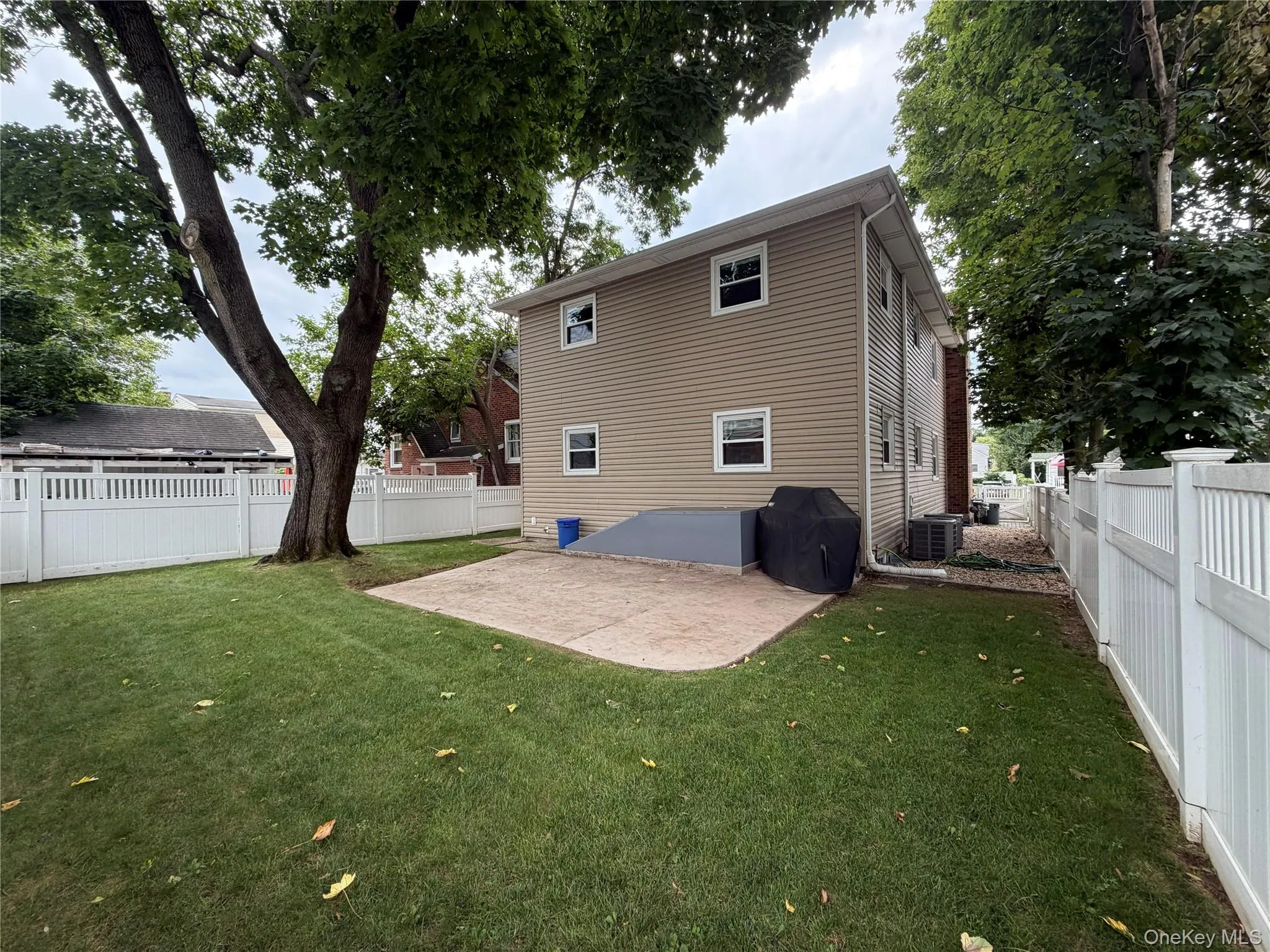 40 Edgewood Road, North Hempstead, NY, 3 Bedrooms Bedrooms, 6 Rooms Rooms,1 BathroomBathrooms,Residential Lease,For Rent,Edgewood,0,1040461 40 Edgewood Road, North Hempstead, NY, 3 Bedrooms Bedrooms, 6 Rooms Rooms,1 BathroomBathrooms,Residential Lease,For Rent,Edgewood,0,1040461