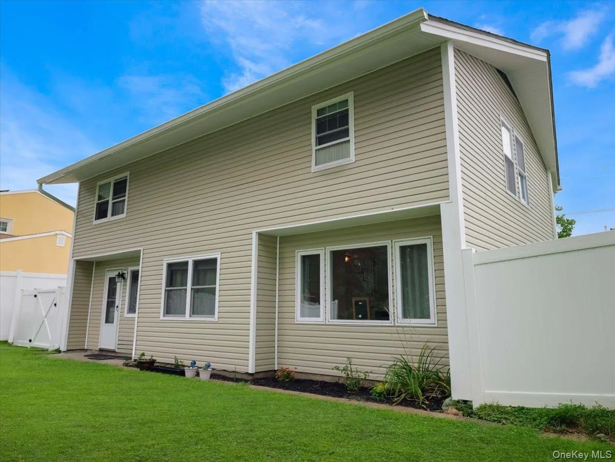 47 Chestnut Oval, Orangetown, NY, 4 Bedrooms Bedrooms, 7 Rooms Rooms,2 BathroomsBathrooms,Residential,For Rent,Chestnut,0,1040463 47 Chestnut Oval, Orangetown, NY, 4 Bedrooms Bedrooms, 7 Rooms Rooms,2 BathroomsBathrooms,Residential,For Rent,Chestnut,0,1040463