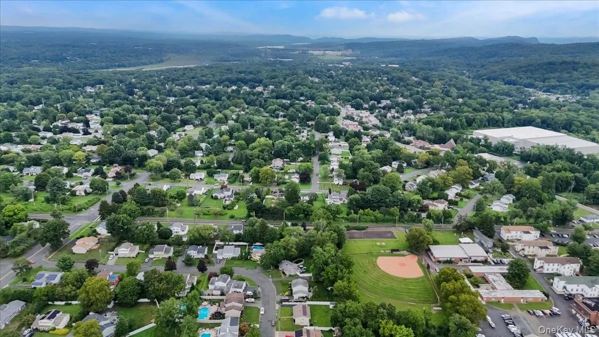 47 Chestnut Oval, Orangetown, NY, 4 Bedrooms Bedrooms, 7 Rooms Rooms,2 BathroomsBathrooms,Residential,For Rent,Chestnut,0,1040463 47 Chestnut Oval, Orangetown, NY, 4 Bedrooms Bedrooms, 7 Rooms Rooms,2 BathroomsBathrooms,Residential,For Rent,Chestnut,0,1040463