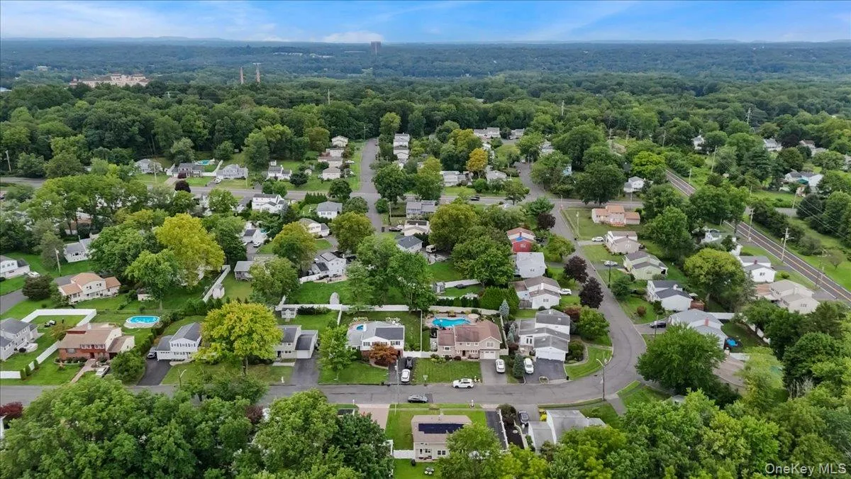 47 Chestnut Oval, Orangetown, NY, 4 Bedrooms Bedrooms, 7 Rooms Rooms,2 BathroomsBathrooms,Residential,For Rent,Chestnut,0,1040463 47 Chestnut Oval, Orangetown, NY, 4 Bedrooms Bedrooms, 7 Rooms Rooms,2 BathroomsBathrooms,Residential,For Rent,Chestnut,0,1040463