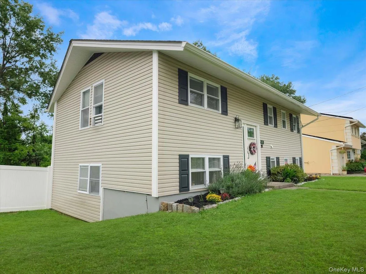 47 Chestnut Oval, Orangetown, NY, 4 Bedrooms Bedrooms, 7 Rooms Rooms,2 BathroomsBathrooms,Residential,For Rent,Chestnut,0,1040463 47 Chestnut Oval, Orangetown, NY, 4 Bedrooms Bedrooms, 7 Rooms Rooms,2 BathroomsBathrooms,Residential,For Rent,Chestnut,0,1040463