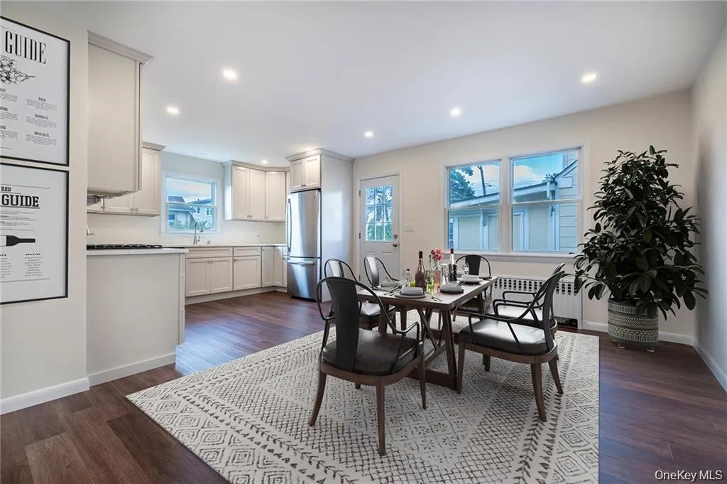 Dining Area Virtually Staged Dining Area Virtually Staged