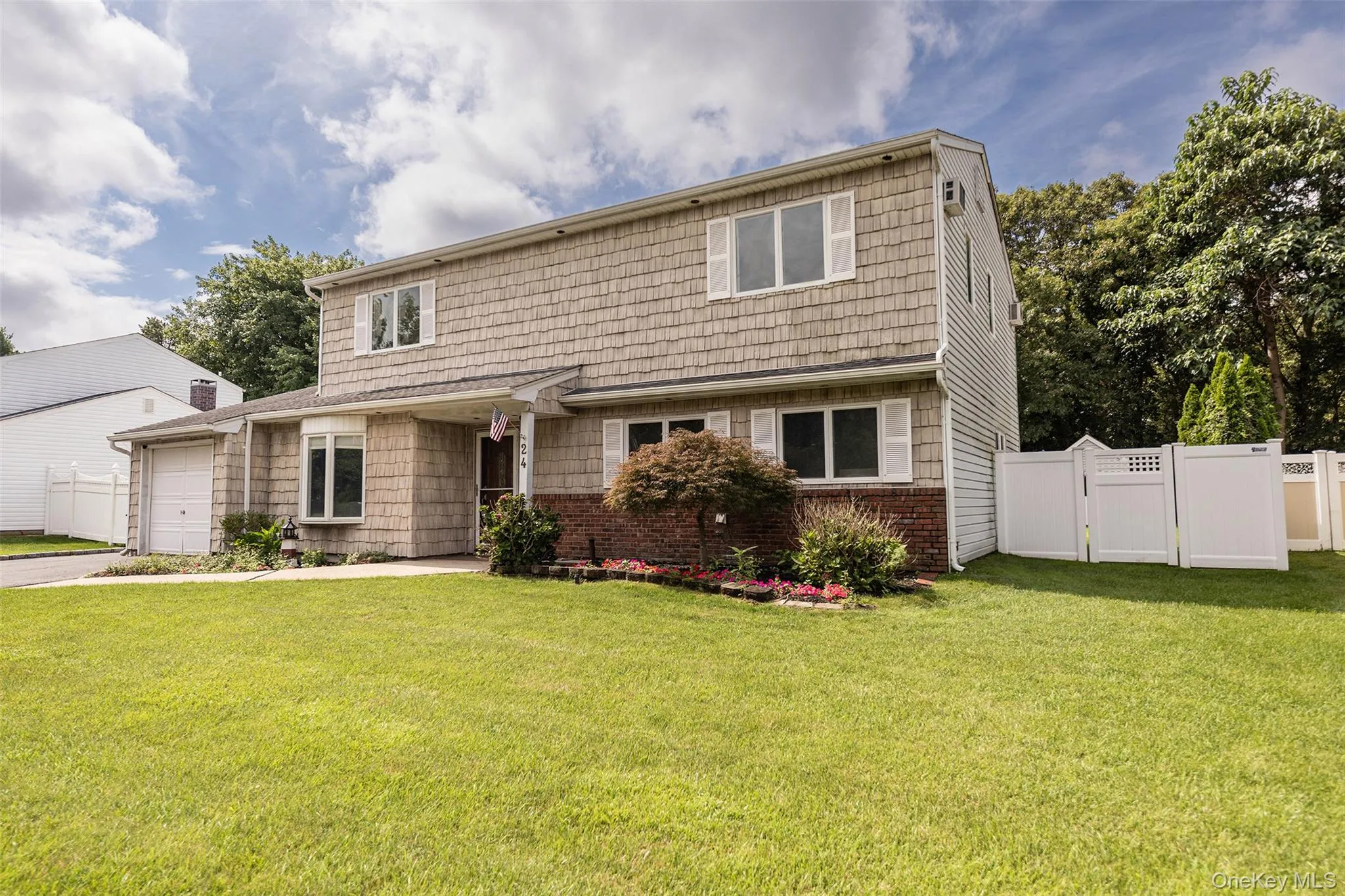 24 Gainsborough Road, Islip, NY, 5 Bedrooms Bedrooms, 9 Rooms Rooms,2 BathroomsBathrooms,Residential,For Rent,Gainsborough,0,1040465 24 Gainsborough Road, Islip, NY, 5 Bedrooms Bedrooms, 9 Rooms Rooms,2 BathroomsBathrooms,Residential,For Rent,Gainsborough,0,1040465