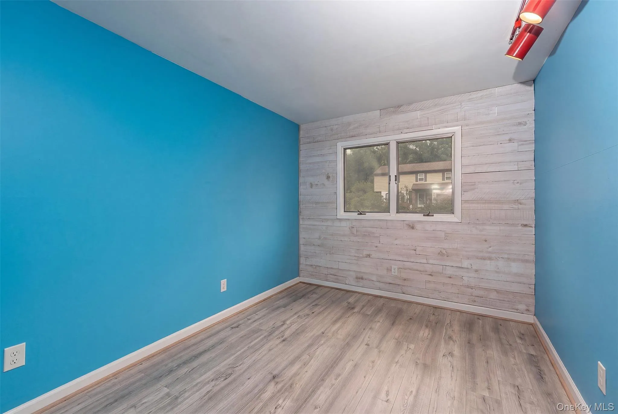 Additional first floor bedroom. Additional first floor bedroom.