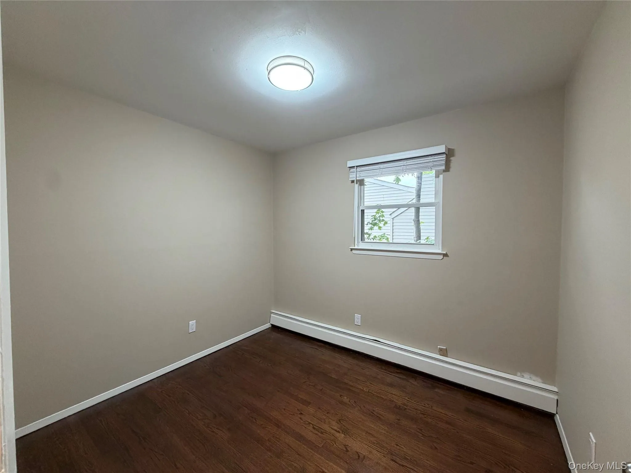 40 Edgewood Road, North Hempstead, NY, 3 Bedrooms Bedrooms, 6 Rooms Rooms,1 BathroomBathrooms,Residential Lease,For Rent,Edgewood,0,1040469 40 Edgewood Road, North Hempstead, NY, 3 Bedrooms Bedrooms, 6 Rooms Rooms,1 BathroomBathrooms,Residential Lease,For Rent,Edgewood,0,1040469