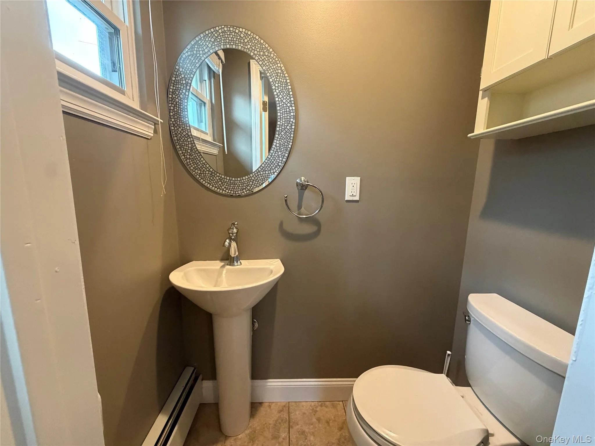 40 Edgewood Road, North Hempstead, NY, 3 Bedrooms Bedrooms, 6 Rooms Rooms,1 BathroomBathrooms,Residential Lease,For Rent,Edgewood,0,1040469 40 Edgewood Road, North Hempstead, NY, 3 Bedrooms Bedrooms, 6 Rooms Rooms,1 BathroomBathrooms,Residential Lease,For Rent,Edgewood,0,1040469