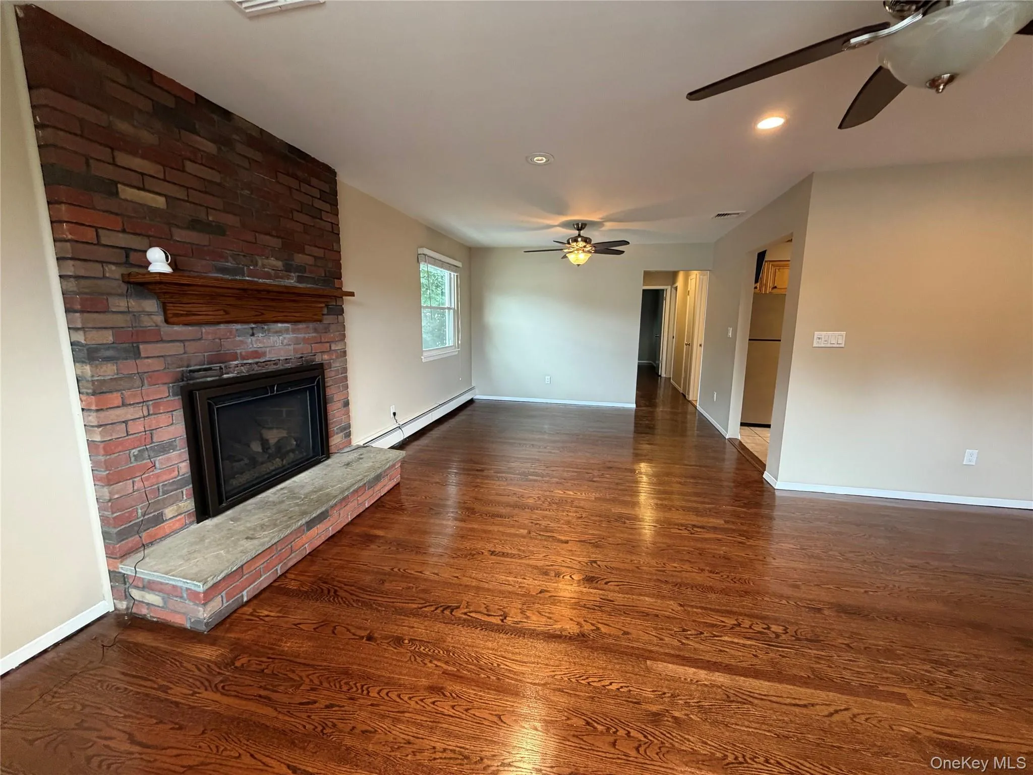 40 Edgewood Road, North Hempstead, NY, 3 Bedrooms Bedrooms, 6 Rooms Rooms,1 BathroomBathrooms,Residential Lease,For Rent,Edgewood,0,1040469 40 Edgewood Road, North Hempstead, NY, 3 Bedrooms Bedrooms, 6 Rooms Rooms,1 BathroomBathrooms,Residential Lease,For Rent,Edgewood,0,1040469