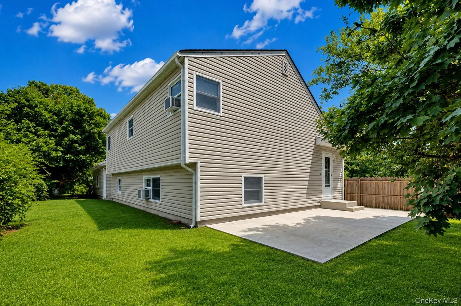 23 Riviera Drive, Smithtown, NY, 3 Bedrooms Bedrooms, 3 Rooms Rooms,2 BathroomsBathrooms,Residential,For Rent,Riviera,0,1040470 23 Riviera Drive, Smithtown, NY, 3 Bedrooms Bedrooms, 3 Rooms Rooms,2 BathroomsBathrooms,Residential,For Rent,Riviera,0,1040470