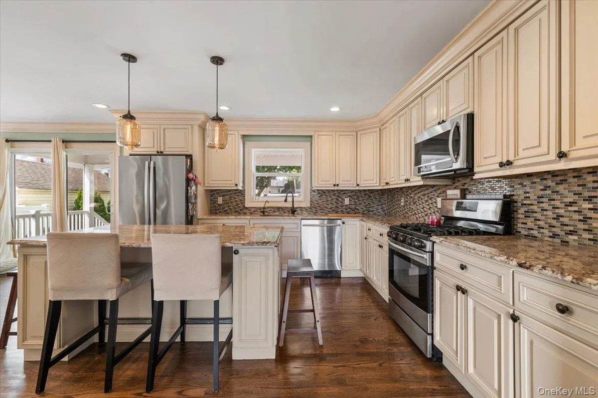 23 Cambridge Avenue, Oyster Bay, NY, 4 Bedrooms Bedrooms, 7 Rooms Rooms,2 BathroomsBathrooms,Residential,For Rent,Cambridge,0,1040473 23 Cambridge Avenue, Oyster Bay, NY, 4 Bedrooms Bedrooms, 7 Rooms Rooms,2 BathroomsBathrooms,Residential,For Rent,Cambridge,0,1040473