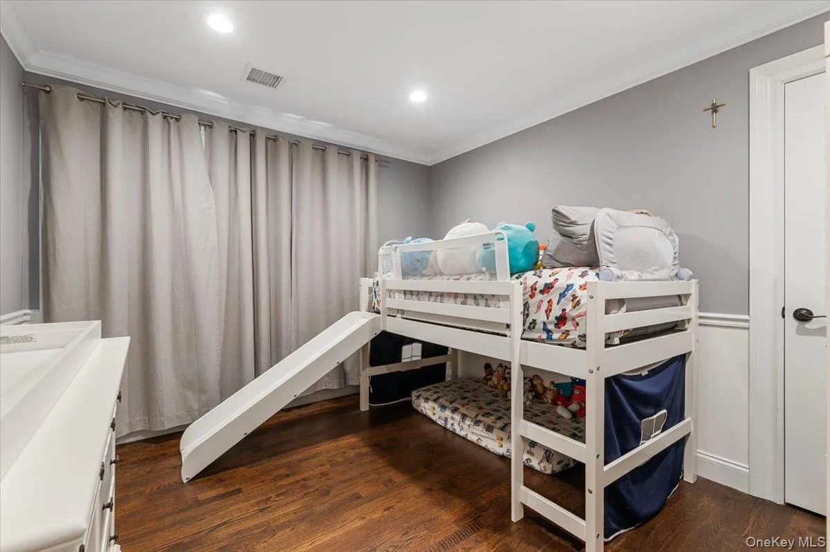 23 Cambridge Avenue, Oyster Bay, NY, 4 Bedrooms Bedrooms, 7 Rooms Rooms,2 BathroomsBathrooms,Residential,For Rent,Cambridge,0,1040473 23 Cambridge Avenue, Oyster Bay, NY, 4 Bedrooms Bedrooms, 7 Rooms Rooms,2 BathroomsBathrooms,Residential,For Rent,Cambridge,0,1040473