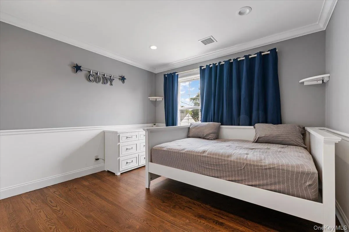 23 Cambridge Avenue, Oyster Bay, NY, 4 Bedrooms Bedrooms, 7 Rooms Rooms,2 BathroomsBathrooms,Residential,For Rent,Cambridge,0,1040473 23 Cambridge Avenue, Oyster Bay, NY, 4 Bedrooms Bedrooms, 7 Rooms Rooms,2 BathroomsBathrooms,Residential,For Rent,Cambridge,0,1040473