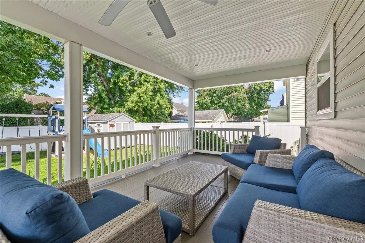 23 Cambridge Avenue, Oyster Bay, NY, 4 Bedrooms Bedrooms, 7 Rooms Rooms,2 BathroomsBathrooms,Residential,For Rent,Cambridge,0,1040473 23 Cambridge Avenue, Oyster Bay, NY, 4 Bedrooms Bedrooms, 7 Rooms Rooms,2 BathroomsBathrooms,Residential,For Rent,Cambridge,0,1040473
