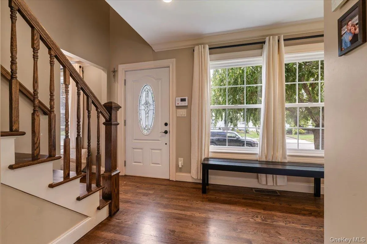 23 Cambridge Avenue, Oyster Bay, NY, 4 Bedrooms Bedrooms, 7 Rooms Rooms,2 BathroomsBathrooms,Residential,For Rent,Cambridge,0,1040473 23 Cambridge Avenue, Oyster Bay, NY, 4 Bedrooms Bedrooms, 7 Rooms Rooms,2 BathroomsBathrooms,Residential,For Rent,Cambridge,0,1040473