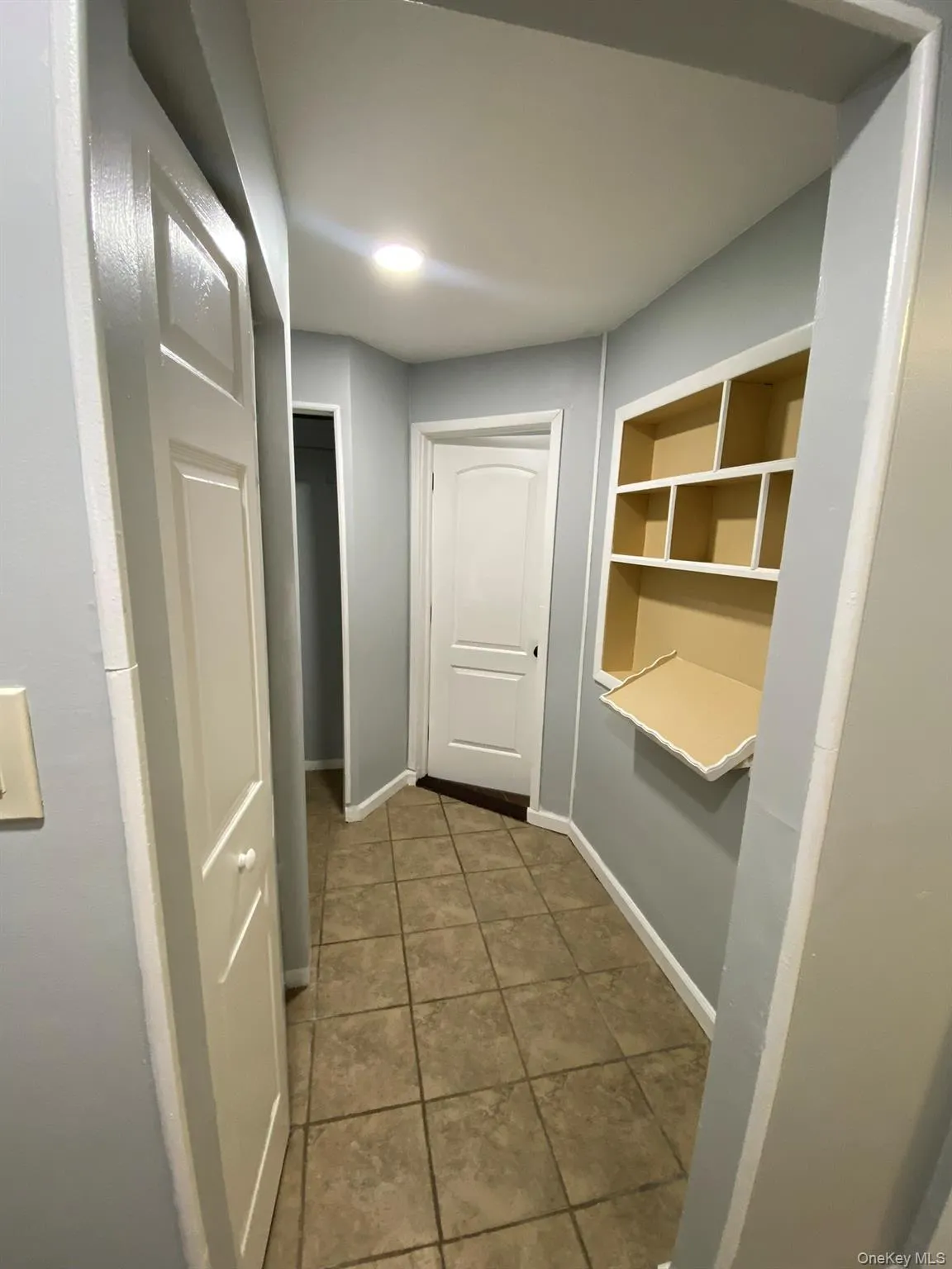 Large room walk in closet Large room walk in closet
