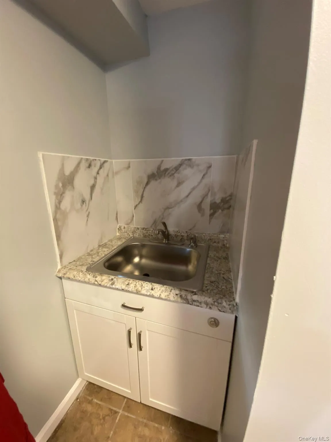 Kitchen sink with garbage disposal Kitchen sink with garbage disposal