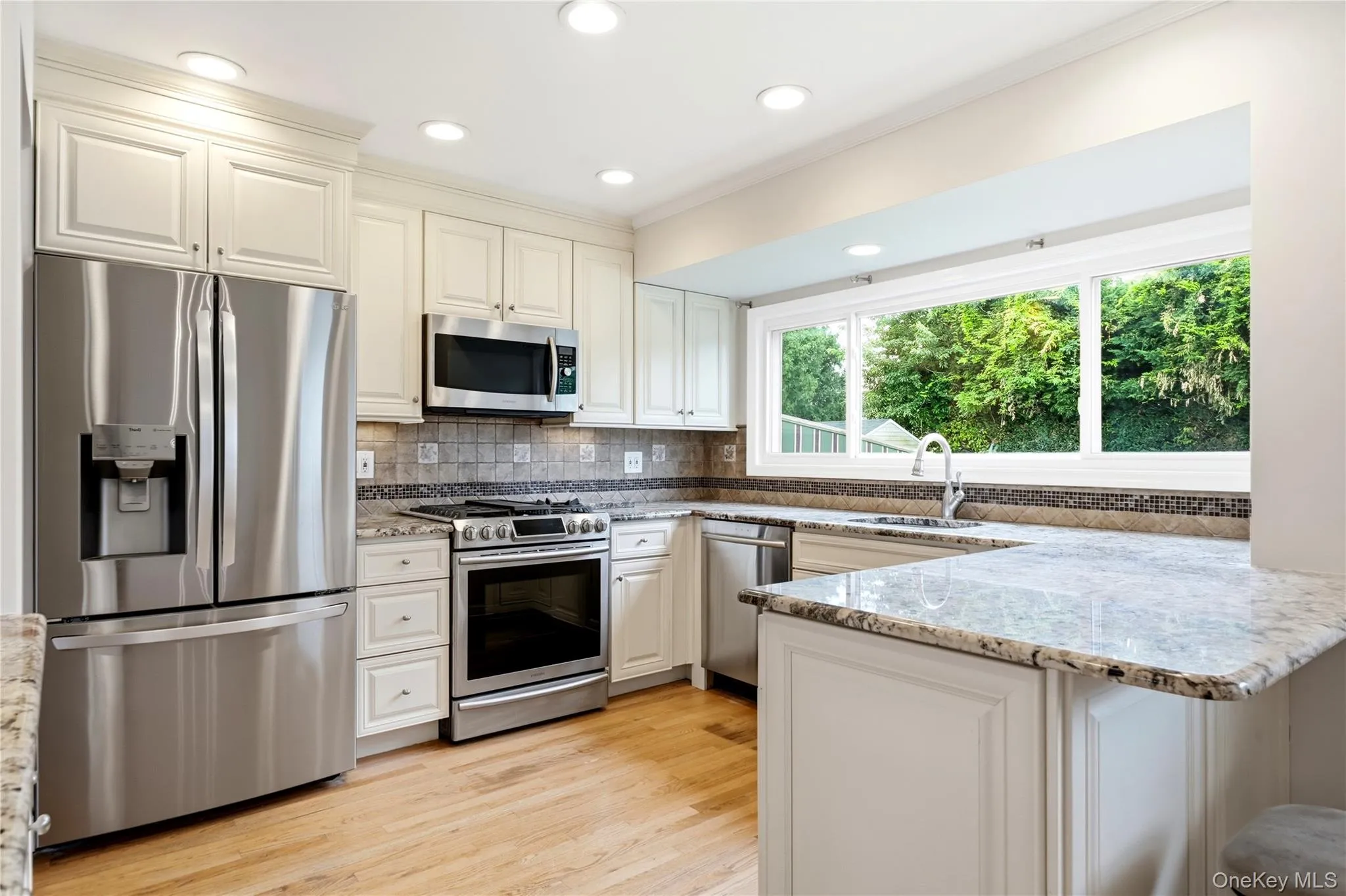 14 Oak Drive, Oyster Bay, NY, 3 Bedrooms Bedrooms, 6 Rooms Rooms,1 BathroomBathrooms,Residential Lease,For Rent,Oak,0,1040477 14 Oak Drive, Oyster Bay, NY, 3 Bedrooms Bedrooms, 6 Rooms Rooms,1 BathroomBathrooms,Residential Lease,For Rent,Oak,0,1040477