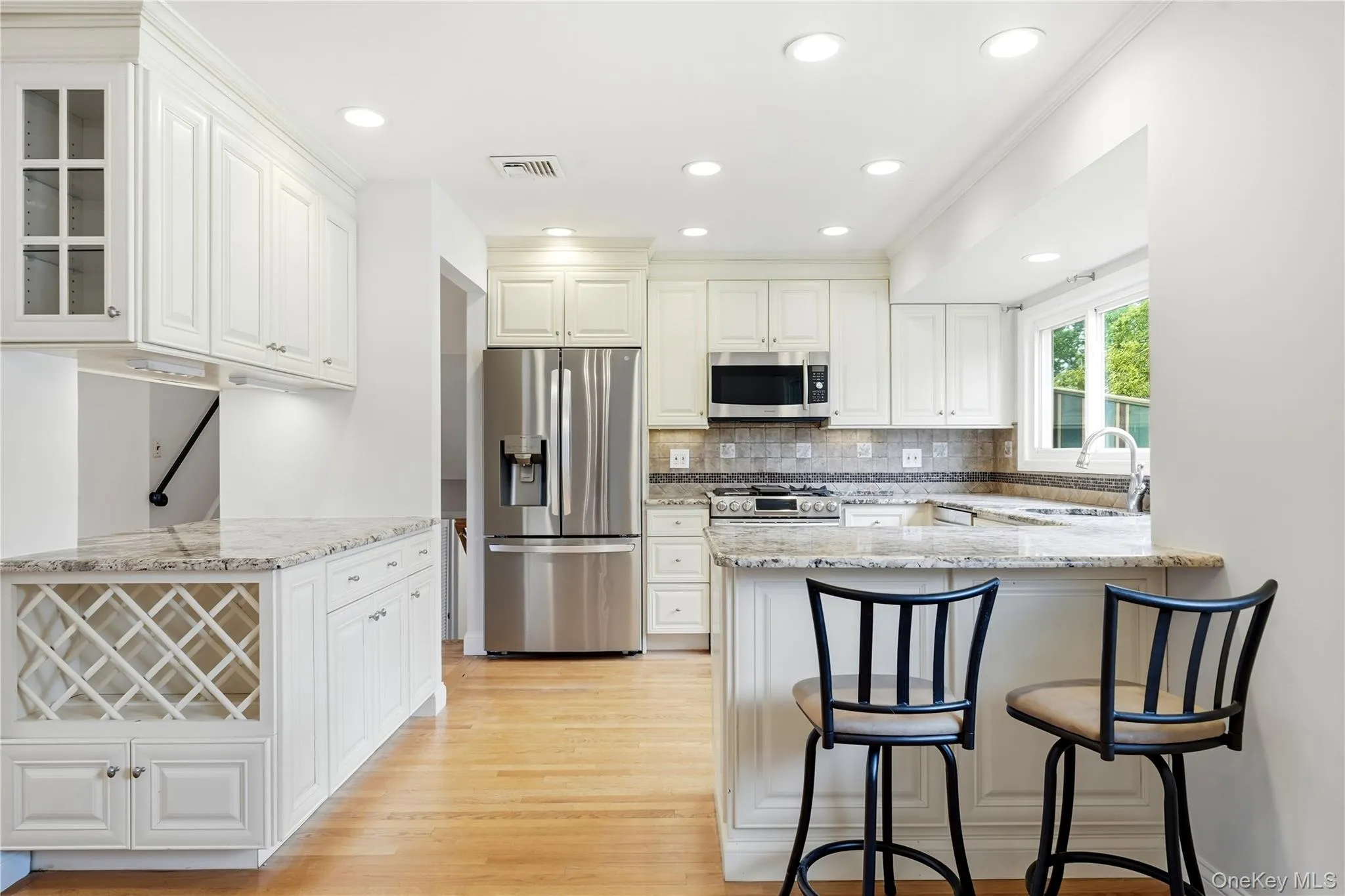 14 Oak Drive, Oyster Bay, NY, 3 Bedrooms Bedrooms, 6 Rooms Rooms,1 BathroomBathrooms,Residential Lease,For Rent,Oak,0,1040477 14 Oak Drive, Oyster Bay, NY, 3 Bedrooms Bedrooms, 6 Rooms Rooms,1 BathroomBathrooms,Residential Lease,For Rent,Oak,0,1040477