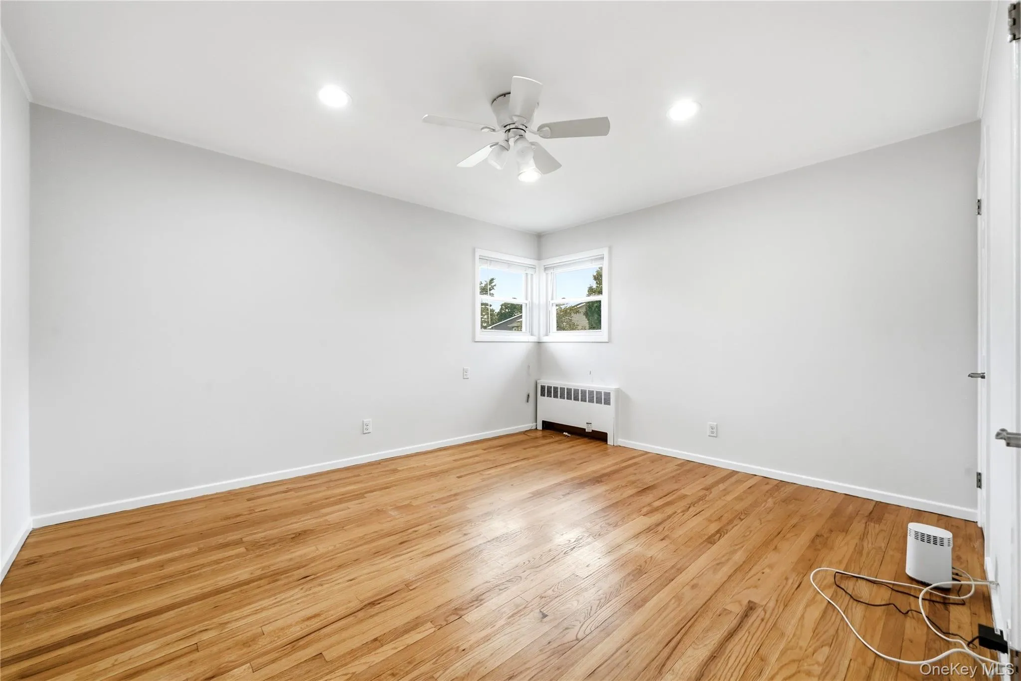 14 Oak Drive, Oyster Bay, NY, 3 Bedrooms Bedrooms, 6 Rooms Rooms,1 BathroomBathrooms,Residential Lease,For Rent,Oak,0,1040477 14 Oak Drive, Oyster Bay, NY, 3 Bedrooms Bedrooms, 6 Rooms Rooms,1 BathroomBathrooms,Residential Lease,For Rent,Oak,0,1040477