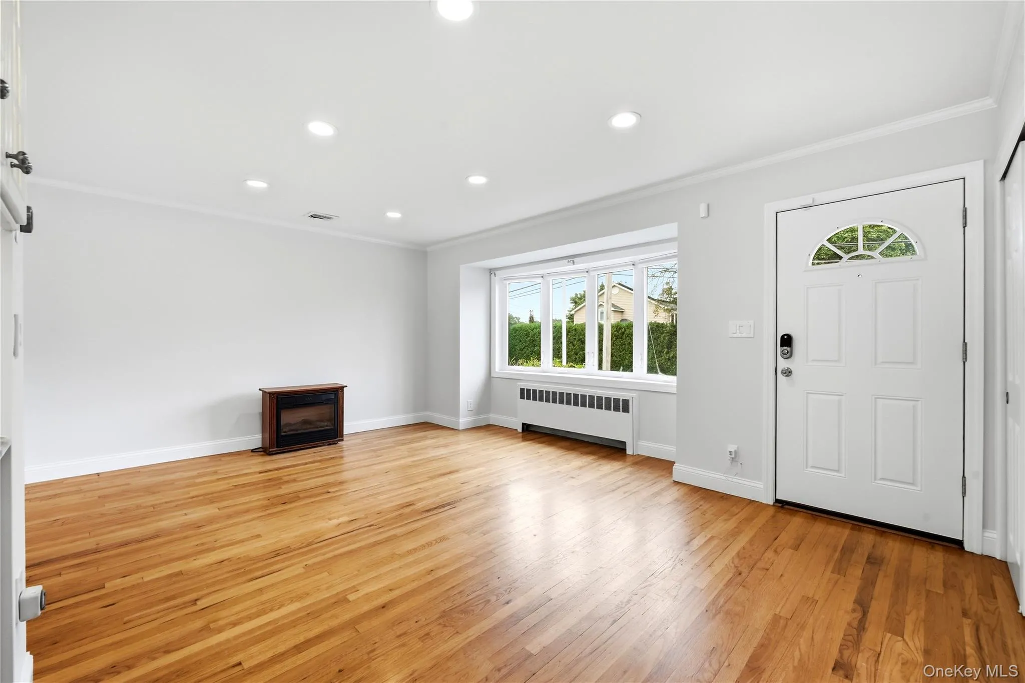 14 Oak Drive, Oyster Bay, NY, 3 Bedrooms Bedrooms, 6 Rooms Rooms,1 BathroomBathrooms,Residential Lease,For Rent,Oak,0,1040477 14 Oak Drive, Oyster Bay, NY, 3 Bedrooms Bedrooms, 6 Rooms Rooms,1 BathroomBathrooms,Residential Lease,For Rent,Oak,0,1040477
