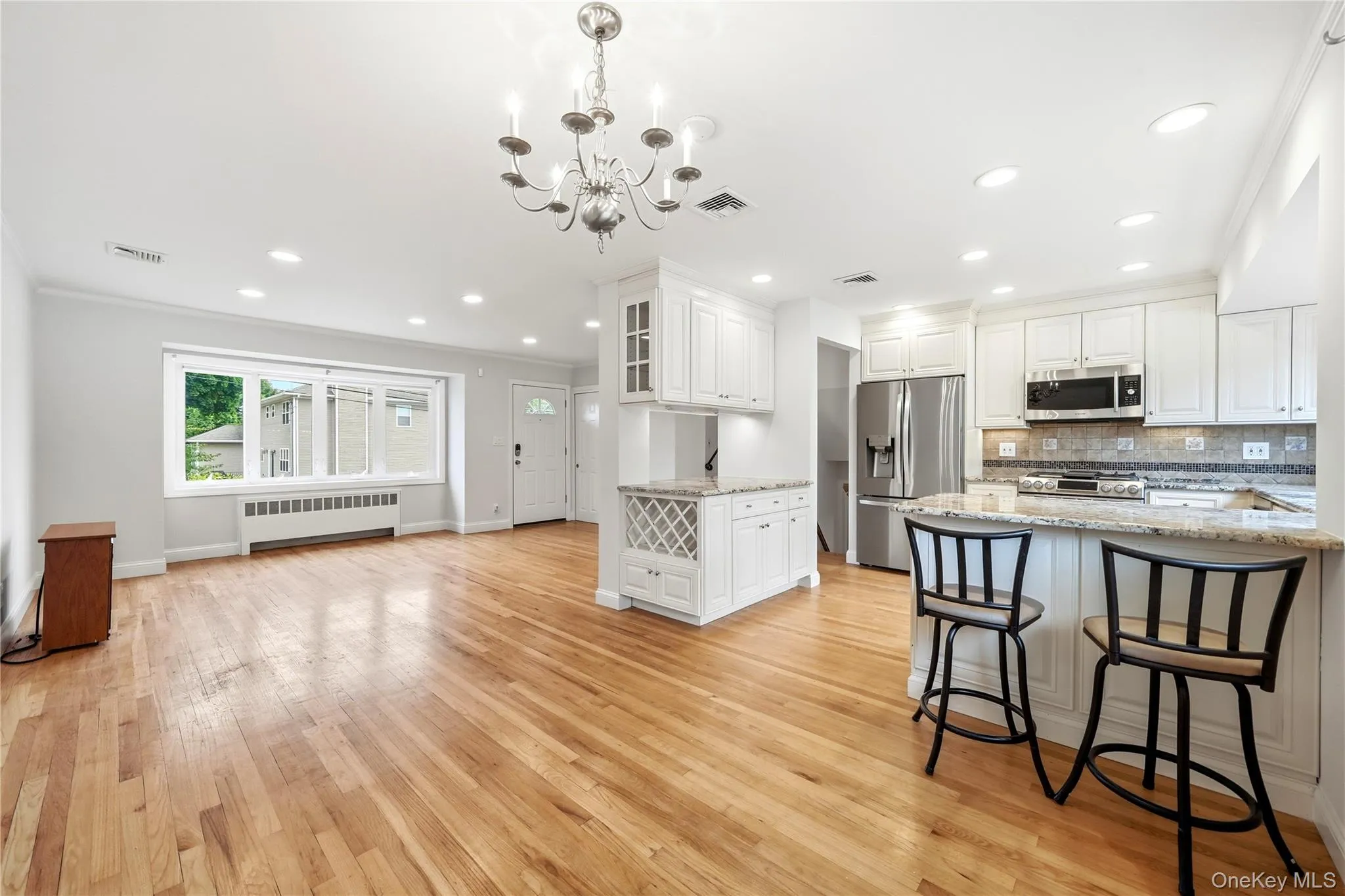 14 Oak Drive, Oyster Bay, NY, 3 Bedrooms Bedrooms, 6 Rooms Rooms,1 BathroomBathrooms,Residential Lease,For Rent,Oak,0,1040477 14 Oak Drive, Oyster Bay, NY, 3 Bedrooms Bedrooms, 6 Rooms Rooms,1 BathroomBathrooms,Residential Lease,For Rent,Oak,0,1040477