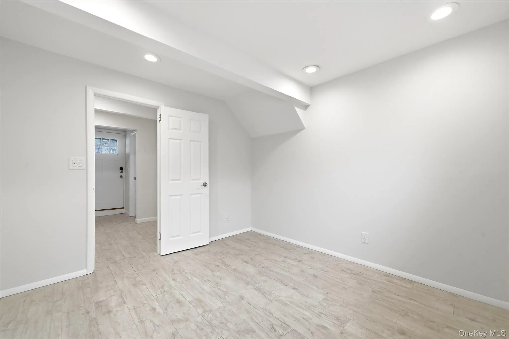 14 Oak Drive, Oyster Bay, NY, 3 Bedrooms Bedrooms, 6 Rooms Rooms,1 BathroomBathrooms,Residential Lease,For Rent,Oak,0,1040477 14 Oak Drive, Oyster Bay, NY, 3 Bedrooms Bedrooms, 6 Rooms Rooms,1 BathroomBathrooms,Residential Lease,For Rent,Oak,0,1040477